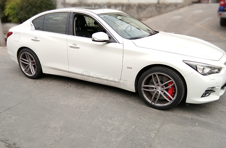 英菲尼迪Q50升級(jí)AP95系列前六后四剎車
